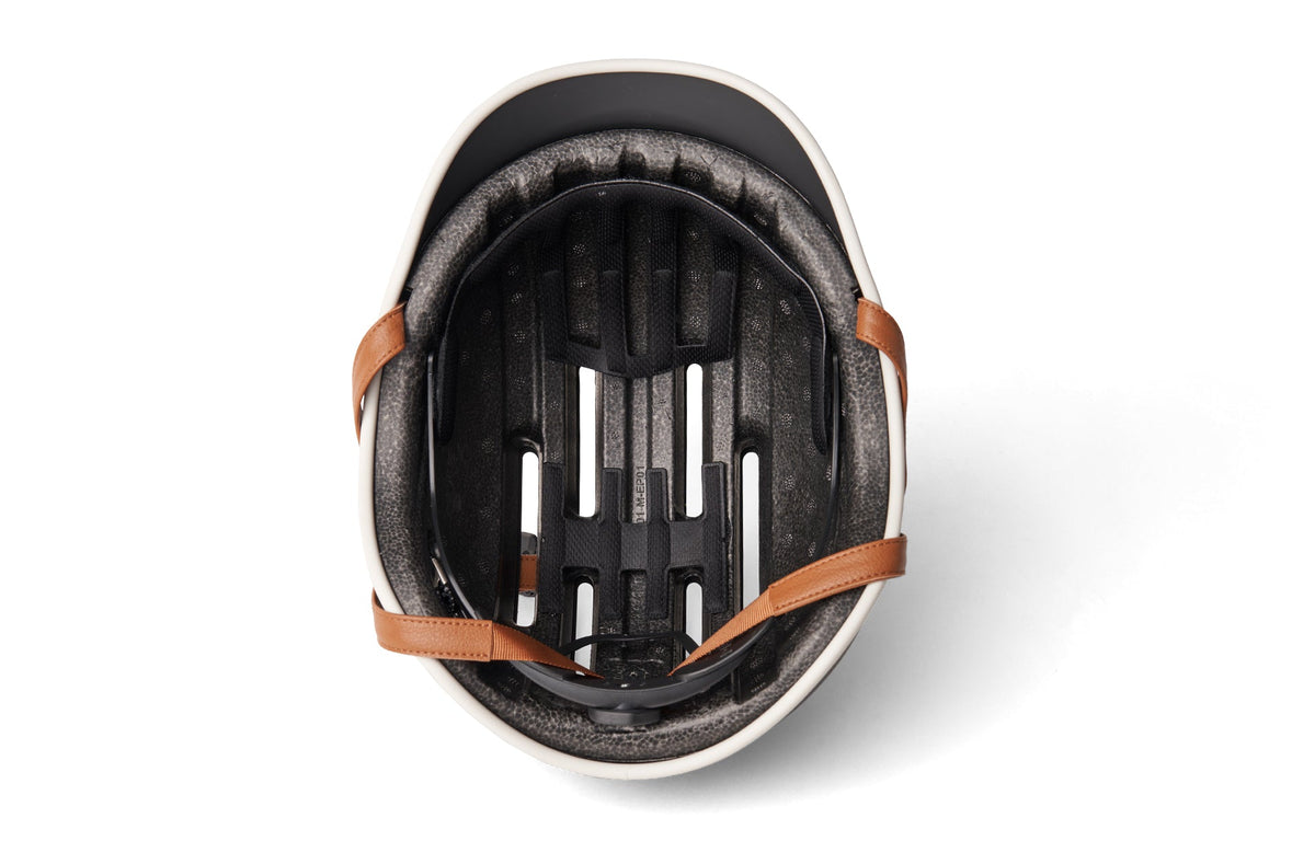 Thousand Heritage 2.0 helmet in Carbon Black, interior padding