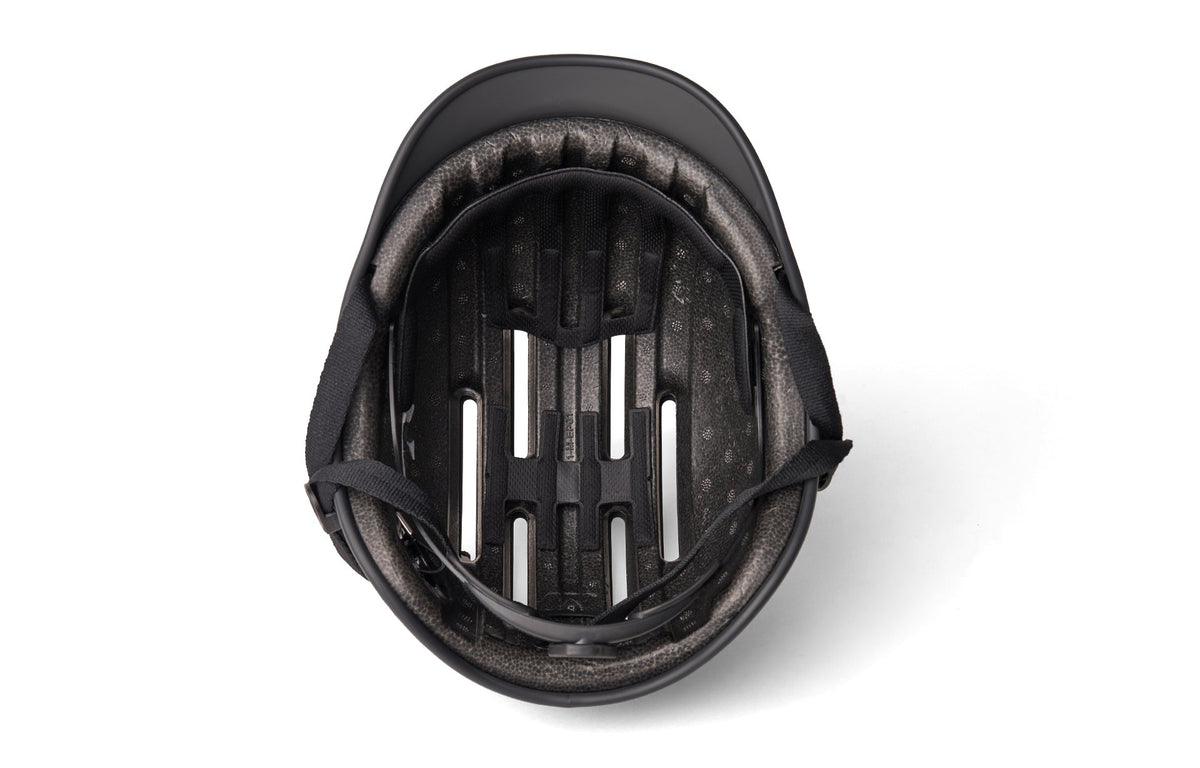 Thousand Heritage 2.0 helmet in Stealth Black, interior padding