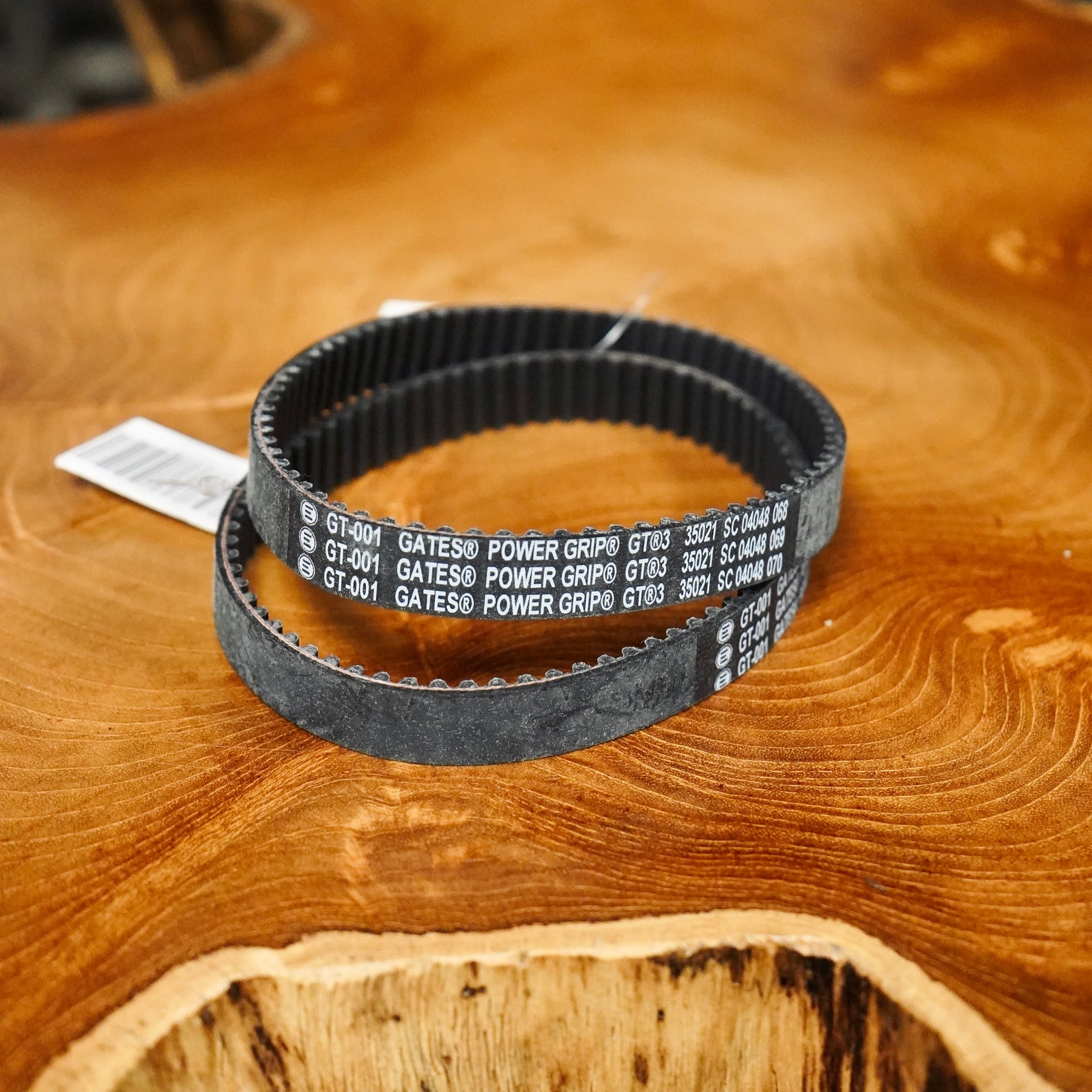 Close up of 001/66T Stock drive belt for 7" tire 