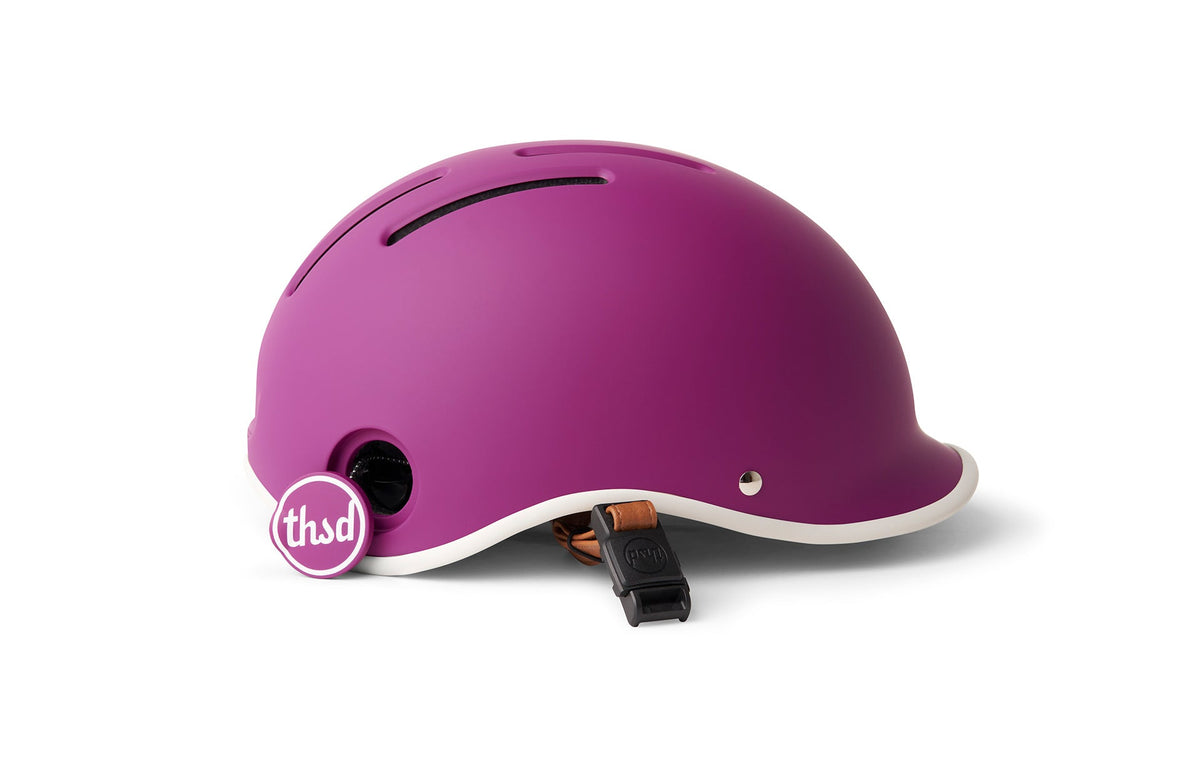 Thousand Heritage 2.0 helmet in Vibrant Orchid, PopLock detail