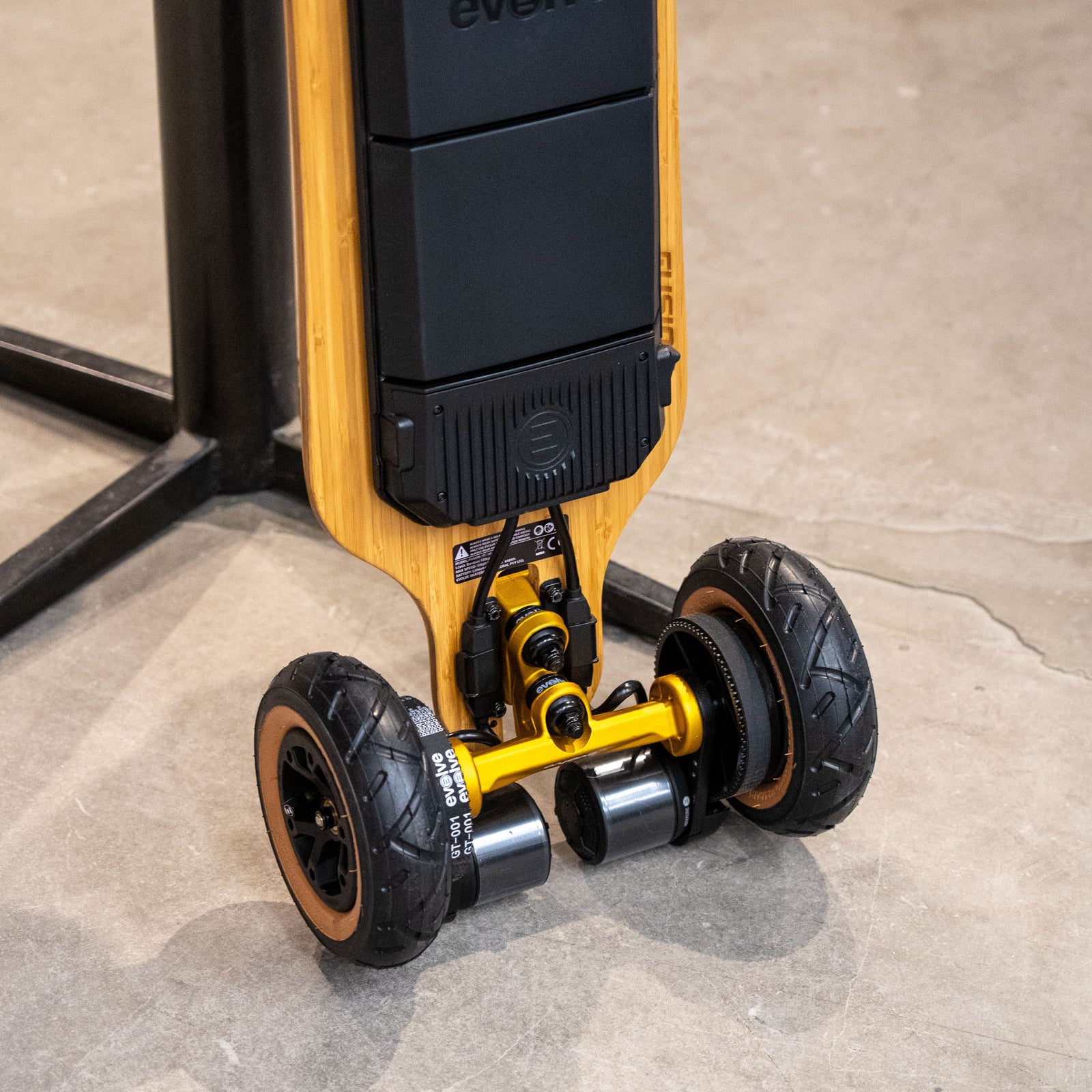 Fusion - Evolve Electric Skateboard, view 4