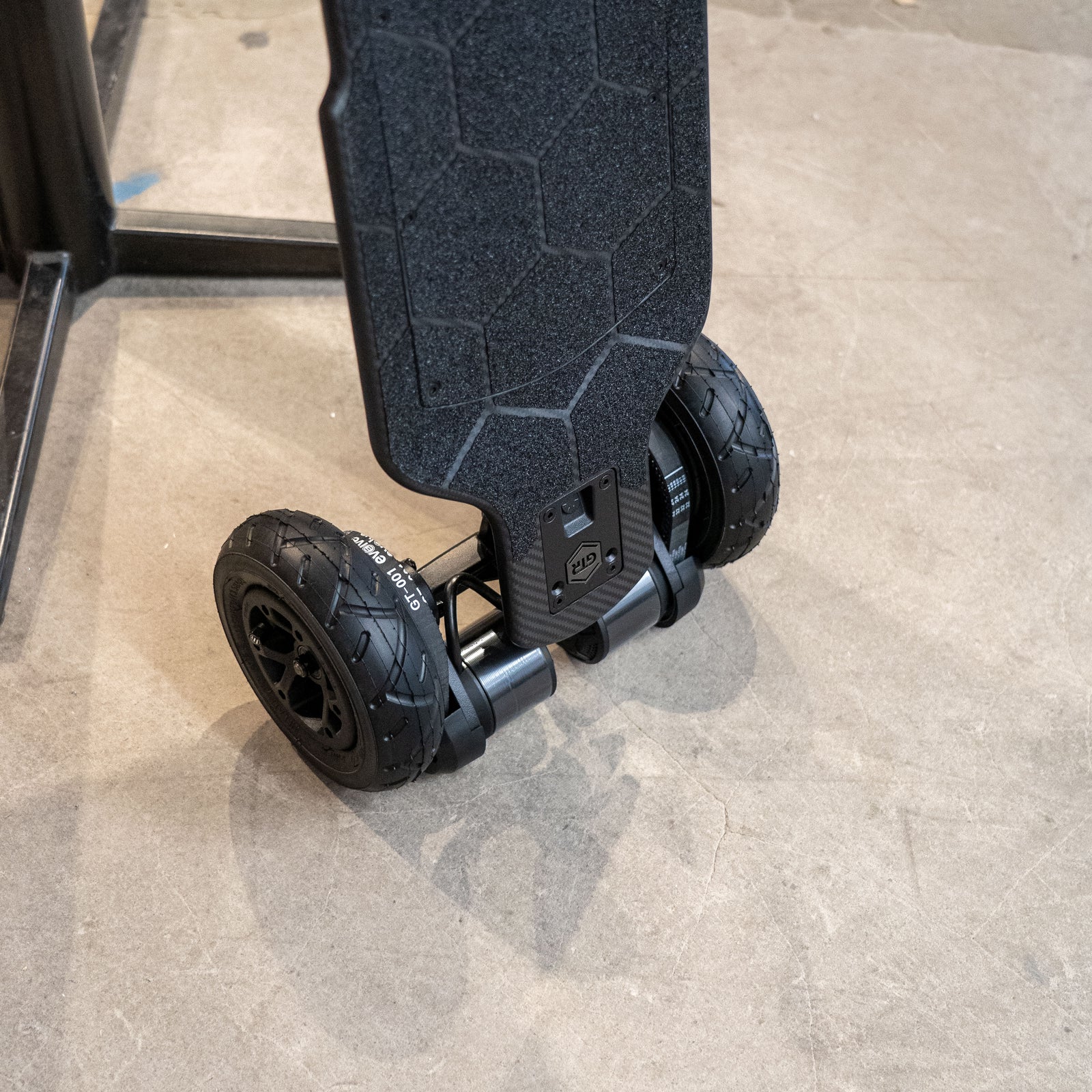 Carbon GTR2 - Evolve Electric Skateboard, view 5