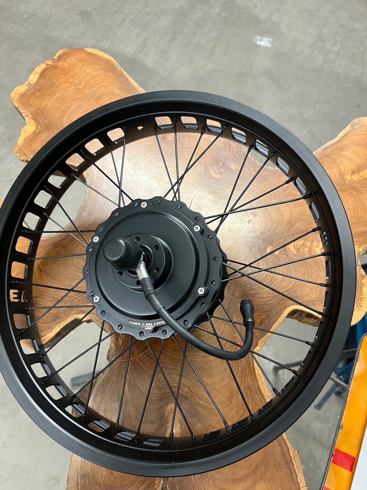 Rear wheel assembly (Motor + Spokes + Rim) - Super73
