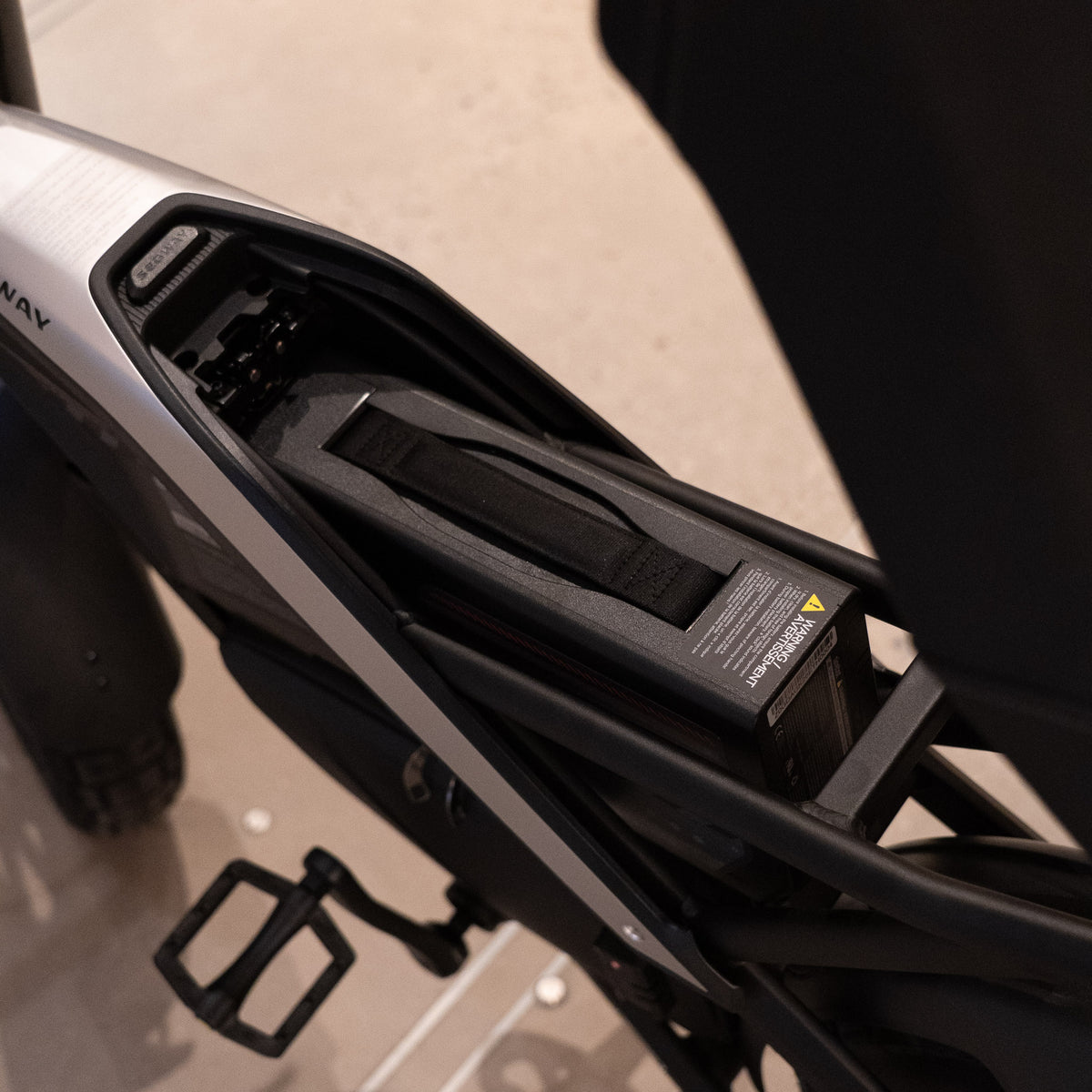 Segway Xyber Air battery compartment under the seat